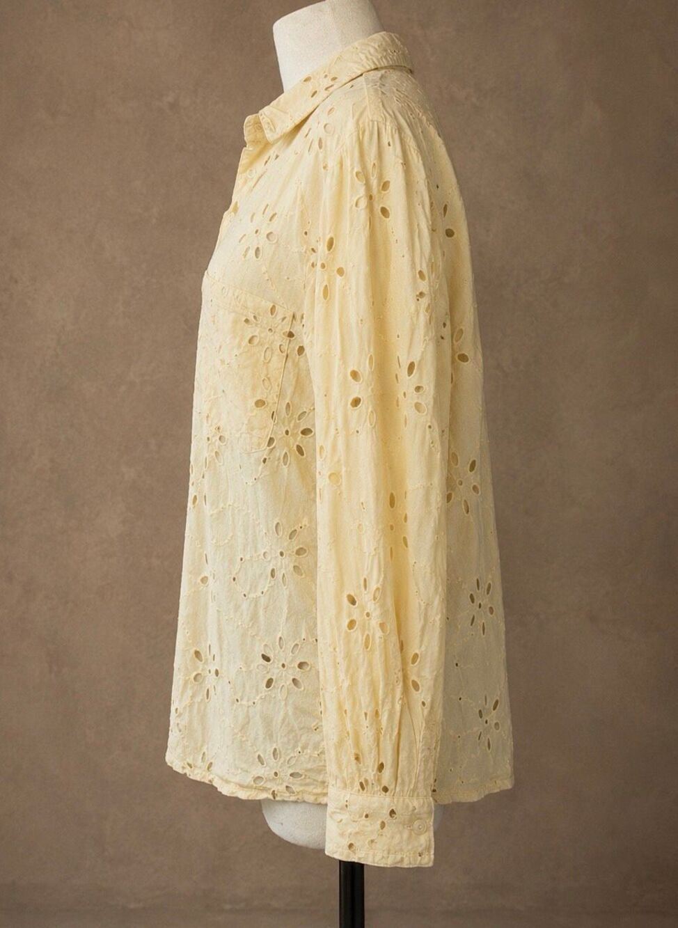 Anthropologie Yellow Eyelet Buttondown Top Sz Medium - Picture 3 of 12